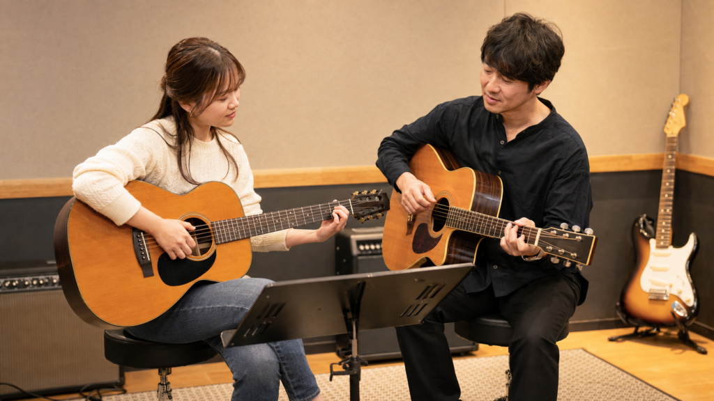 下北沢の音楽スタジオで行われる60分マンツーマンギターレッスンのイメージ