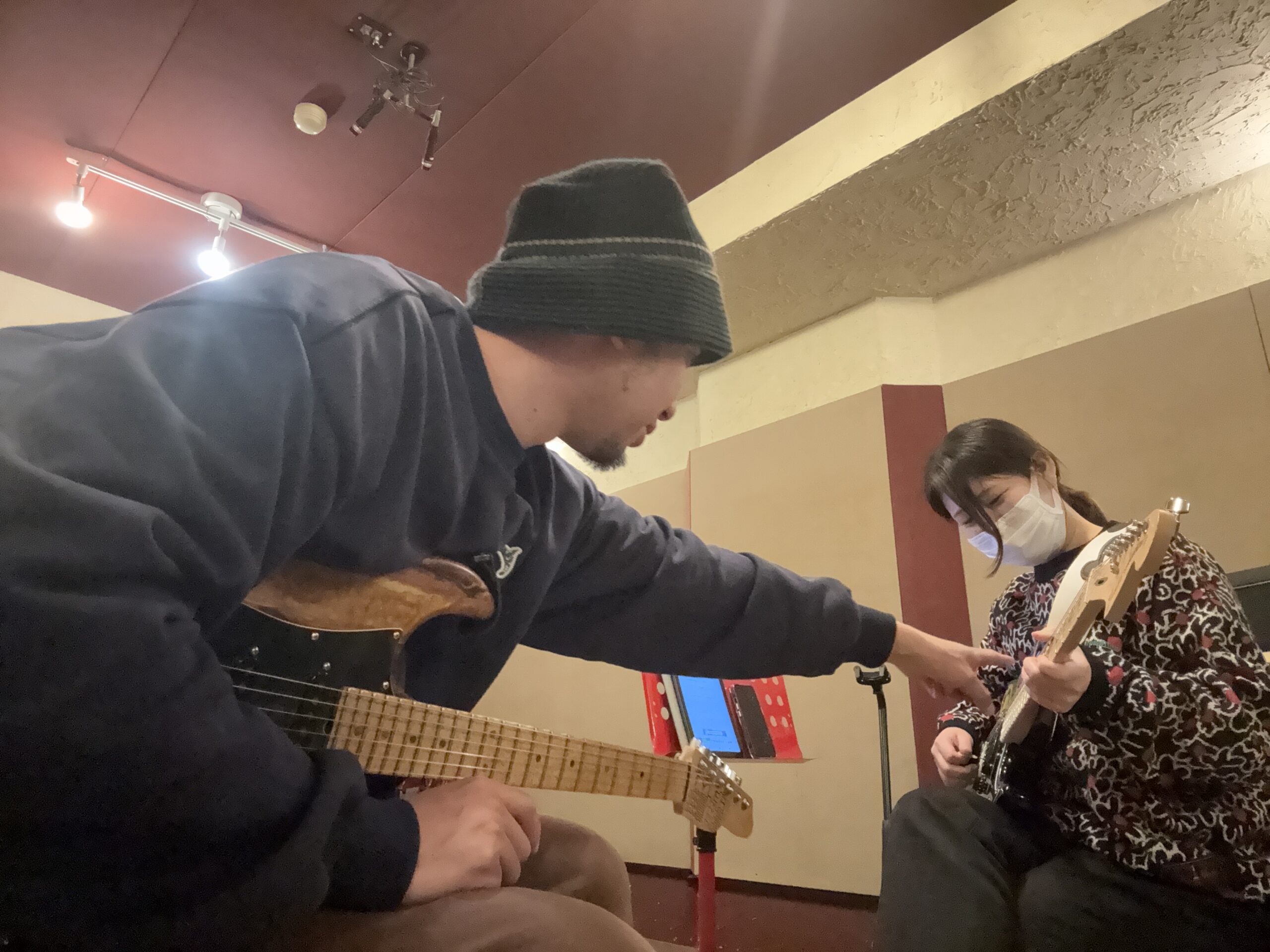 mUcan Music School.のギター教室のレッスンの様子
