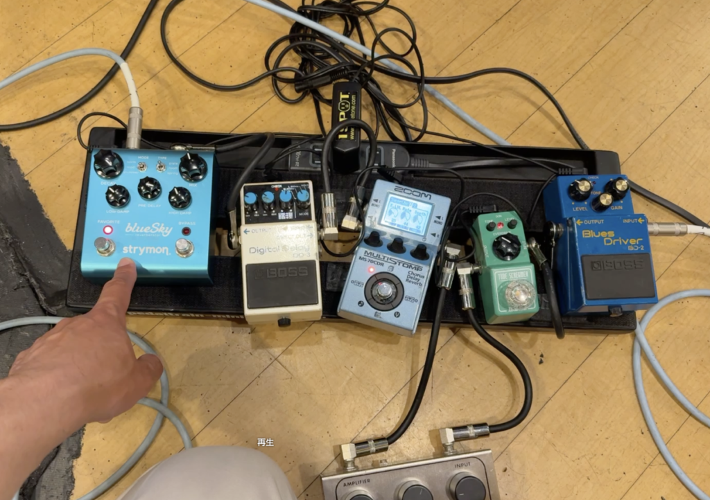 生徒さんのやりたいギターレッスン内容に講師が応えている様子