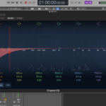 Logic ProのChannel EQ画面。アナライザーを表示しながら低音をローカット（ハイパスフィルター）している様子